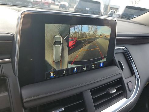 Used 2024 Chevrolet Suburban High Country image 17