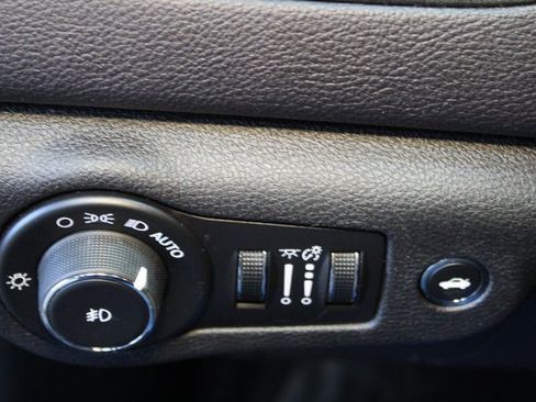 Used 2015 Chrysler 200 Limited w/ Comfort Group image 24