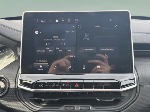 New 2026 Jeep Compass Latitude image 15