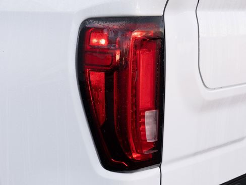 Used 2023 GMC Sierra 1500 AT4 w/ Technology Package image 28