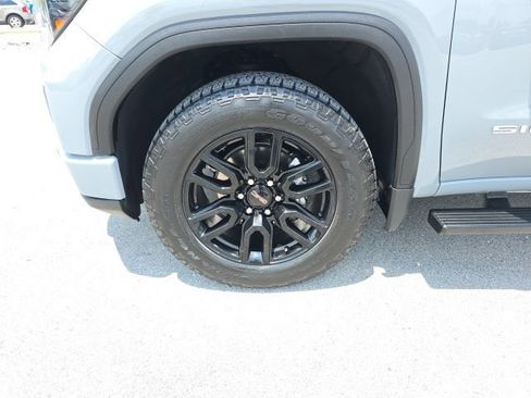 Used 2024 GMC Sierra 1500 Pro w/ Graphite Edition AWD/4WD image 9