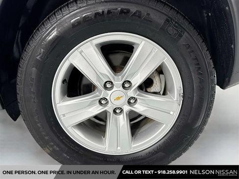 Used 2020 Chevrolet Trax LT w/ LT Convenience Package AWD/4WD image 28
