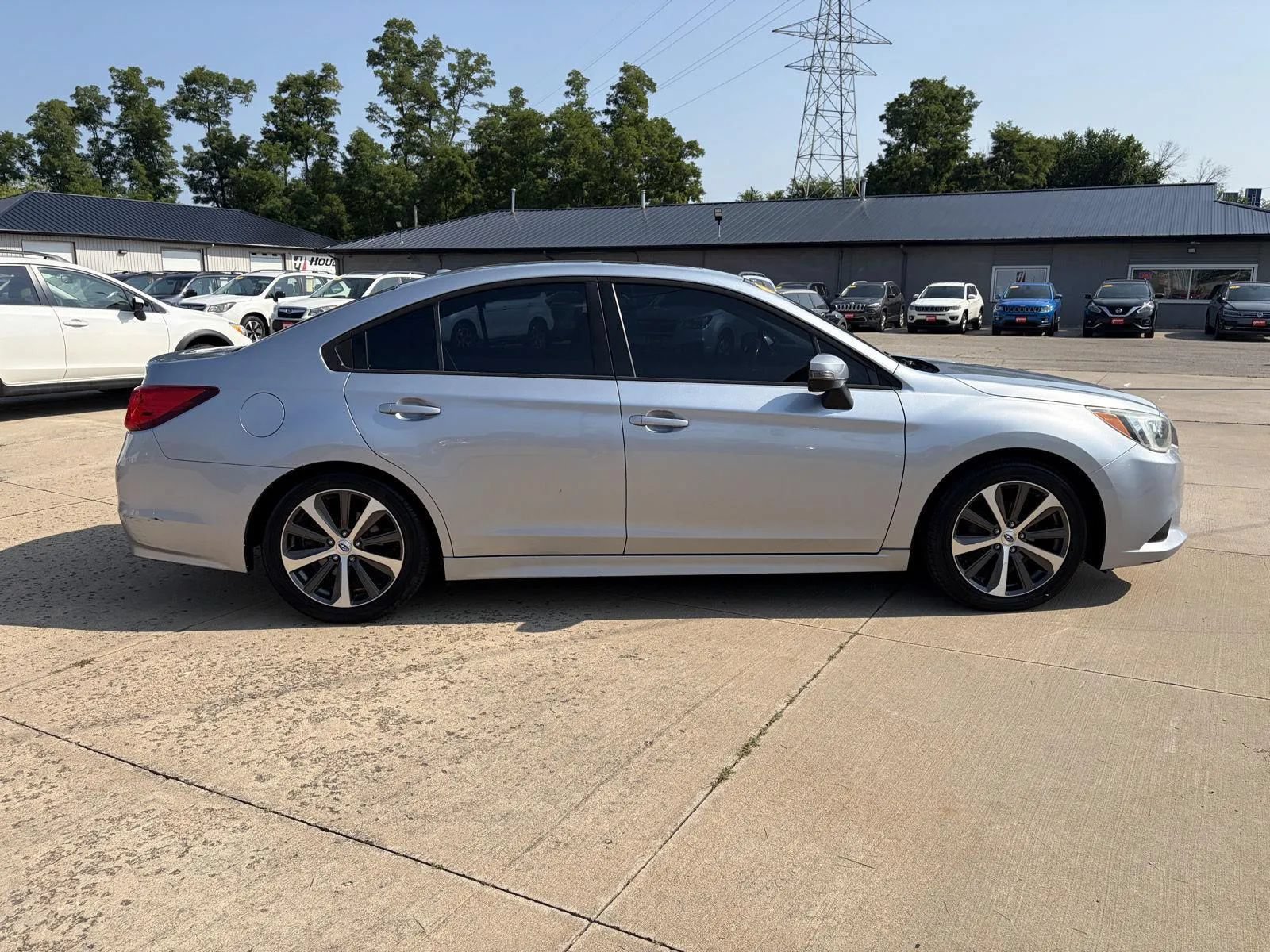 Used 2015 Subaru Legacy 2.5i Limited AWD/4WD image 4