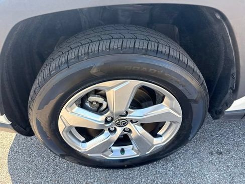 Used 2021 Toyota RAV4 XLE Premium AWD/4WD image 12