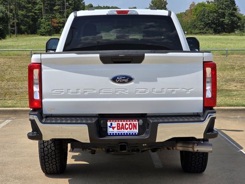 Used 2024 Ford F250 XLT w/ FX4 Off-Road Package AWD/4WD image 5