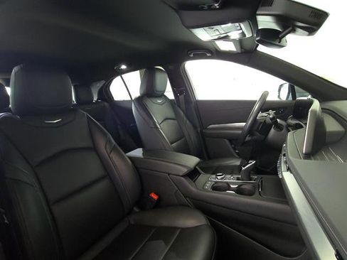 Used 2025 Cadillac XT4 Premium Luxury FWD image 13