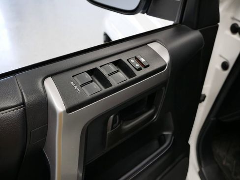 Used 2020 Toyota 4Runner SR5 Premium image 6