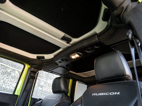 Used 2017 Jeep Wrangler Unlimited Rubicon image 33