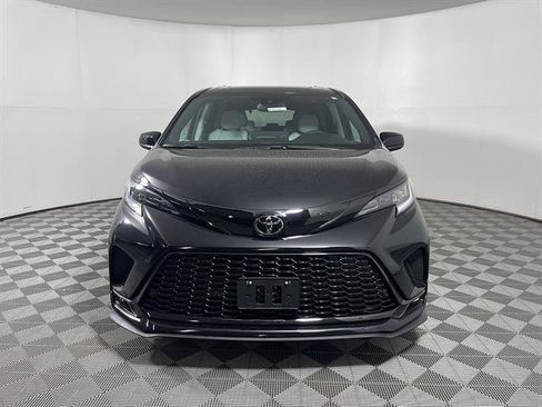 New 2026 Toyota Sienna XSE AWD/4WD image 2