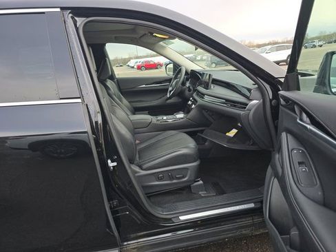 Used 2025 INFINITI QX60 Pure FWD image 2