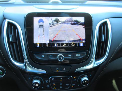 Used 2022 Chevrolet Equinox Premier AWD/4WD image 27