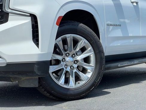 Used 2023 Chevrolet Suburban Premier RWD image 2