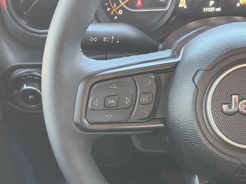 Used 2025 Jeep Wrangler Unlimited Rubicon image 27