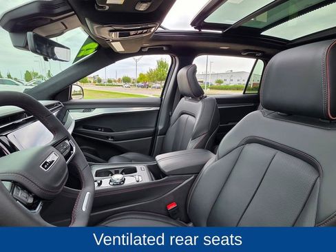 Used 2025 Jeep Wagoneer S Launch Edition image 22