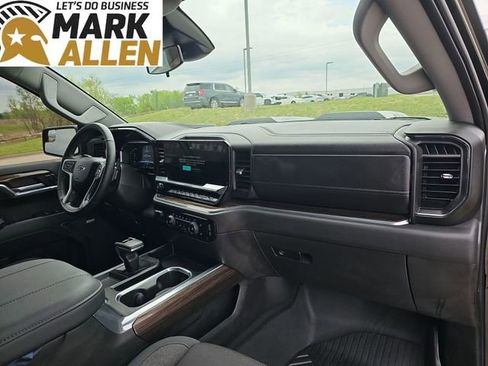 Used 2024 Chevrolet Silverado 1500 LT Trail Boss w/ Convenience Package II AWD/4WD image 29
