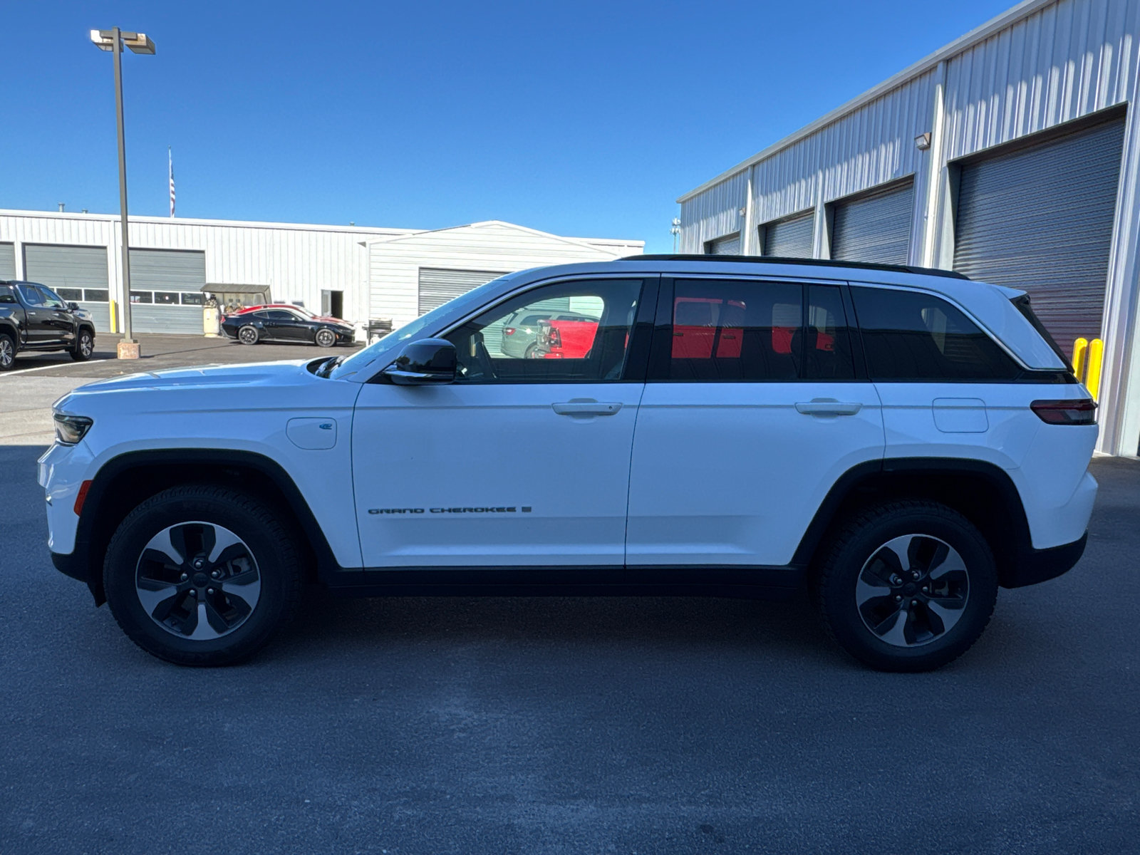 Used 2024 Jeep Grand Cherokee Limited 4xe AWD/4WD image 8