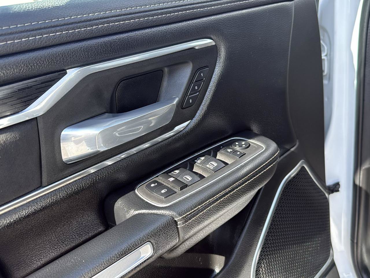 Used 2023 RAM 1500 Laramie w/ Off Road Group AWD/4WD image 15