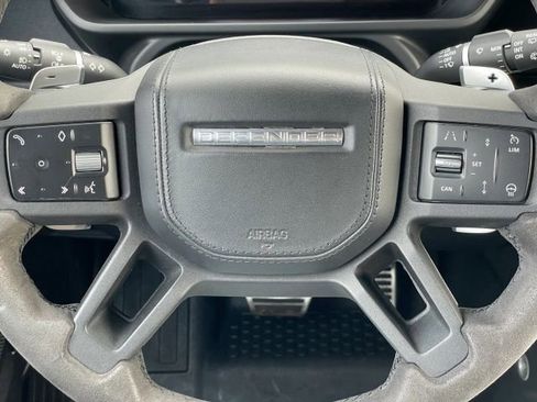 Used 2023 Land Rover Defender 90 V8 AWD/4WD image 22