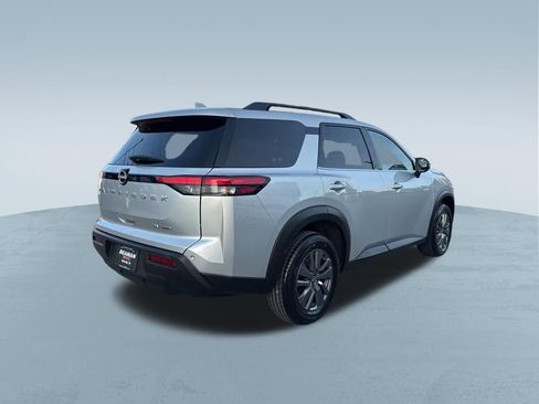 Used 2024 Nissan Pathfinder SV AWD/4WD image 8