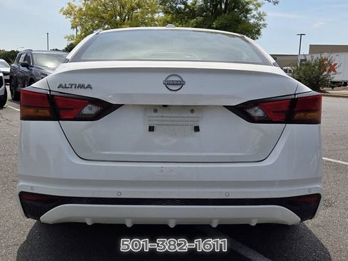 Used 2025 Nissan Altima 2.5 SV FWD image 4