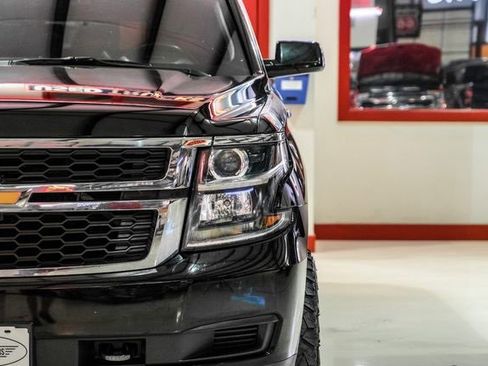 Used 2015 Chevrolet Suburban LT image 43