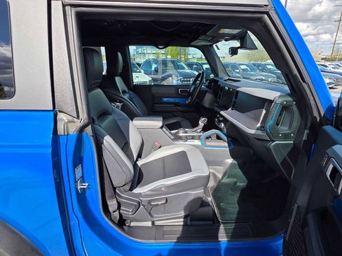 Used 2024 Ford Bronco Black Diamond AWD/4WD image 11