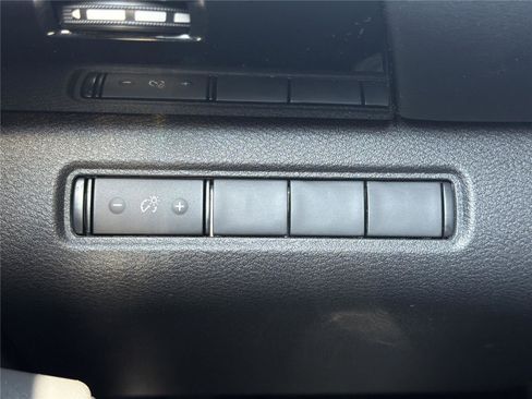 Used 2024 Nissan Pathfinder S AWD/4WD image 15