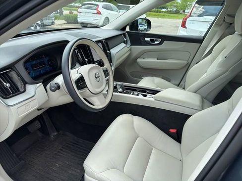 Used 2025 Volvo XC60 B5 Plus w/ Protection Package Premier AWD/4WD image 9
