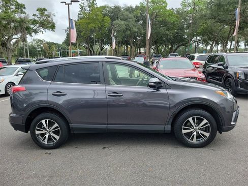 Used 2018 Toyota RAV4 XLE image 14