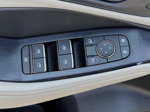 Used 2023 Nissan Rogue SL image 25