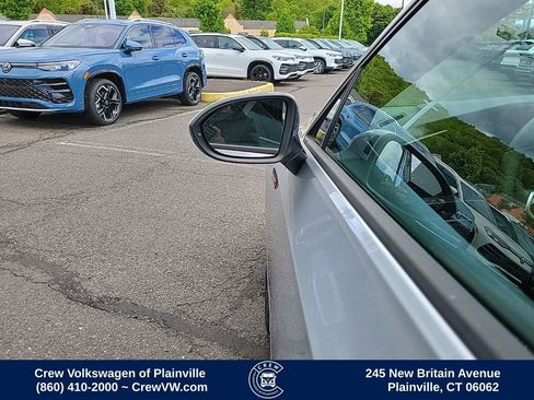 Certified 2022 Volkswagen GTI SE FWD image 25