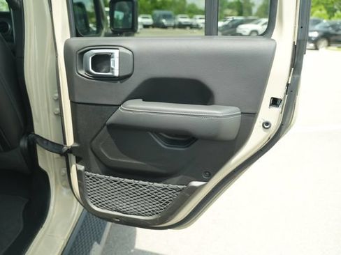 Used 2022 Jeep Wrangler Unlimited Sahara AWD/4WD image 23