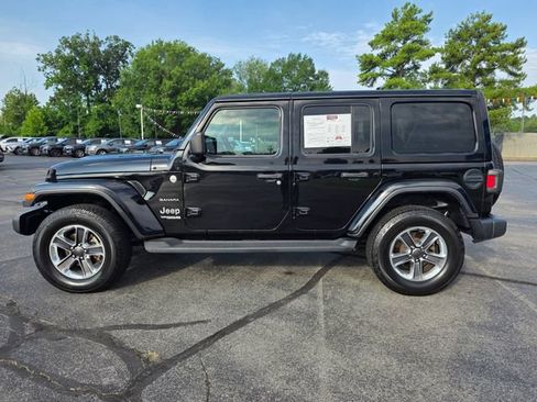Used 2021 Jeep Wrangler Unlimited Sahara w/ Cold Weather Group AWD/4WD image 8