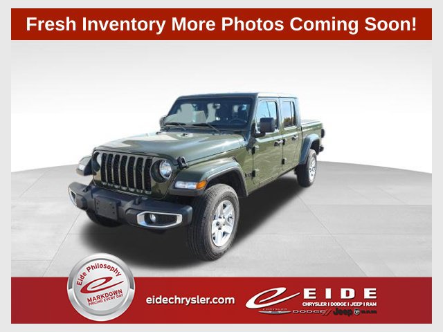 Used 2023 Jeep Gladiator Sport AWD/4WD image 1
