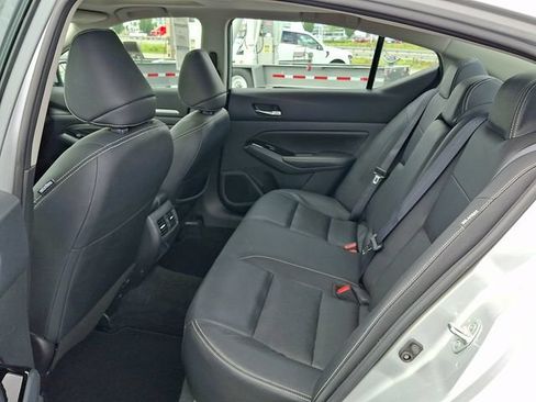 Used 2023 Nissan Altima 2.5 SL FWD image 8