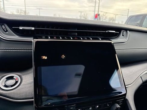 Used 2024 Jeep Grand Cherokee Limited w/ Luxury Tech Group II image 33