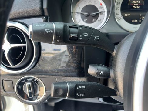 Used 2015 Mercedes-Benz GLK 350 4MATIC image 29