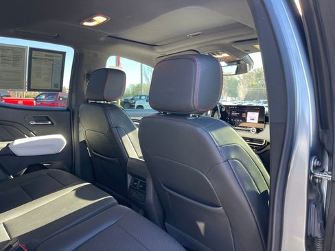 Used 2024 GMC Canyon AT4X image 25