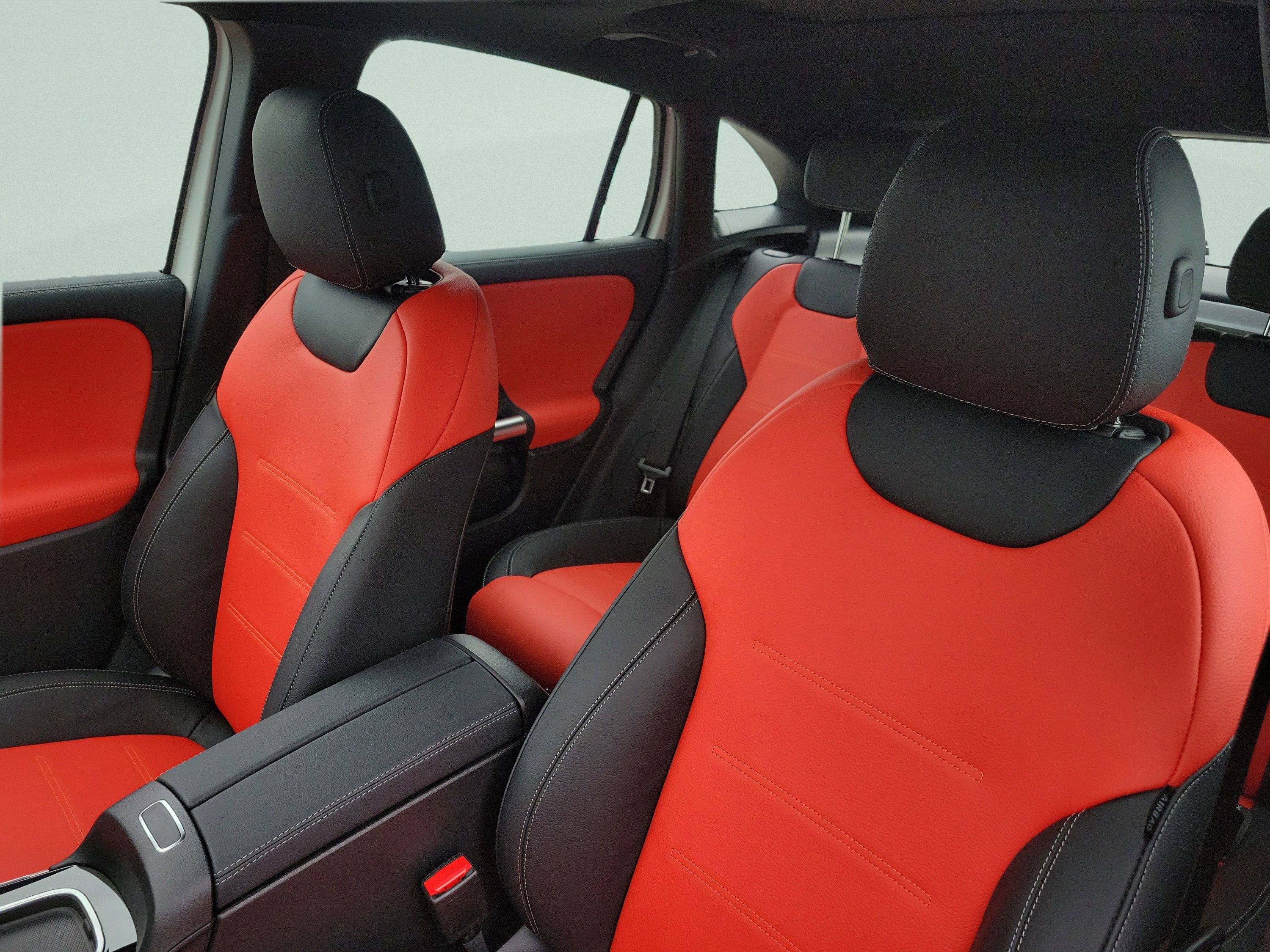 New 2026 Mercedes-Benz GLA 35 AMG 4MATIC image 18
