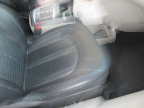 Used 2019 Chrysler Pacifica Touring-L Plus w/ Advanced Safetytec Group image 19