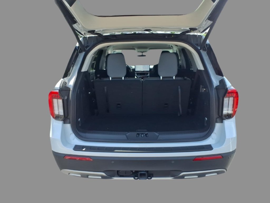 New 2026 Ford Explorer Active w/ Active Comfort Package AWD/4WD image 8