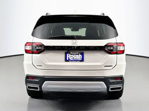 Certified 2023 Honda Pilot Touring image 6