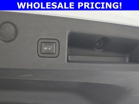 Used 2022 Chevrolet Equinox RS w/ RS Leather Package image 13