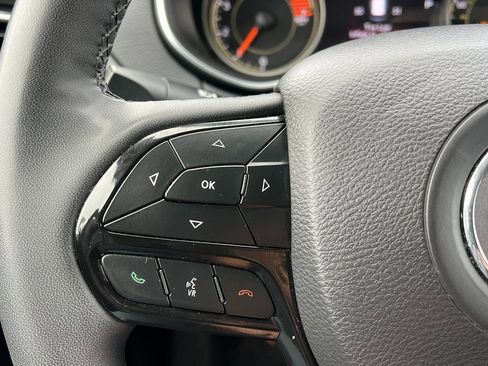 Certified 2023 Jeep Cherokee Altitude Lux image 25