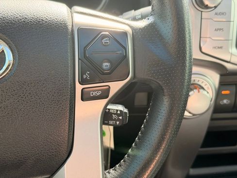Used 2018 Toyota 4Runner SR5 Premium AWD/4WD image 28