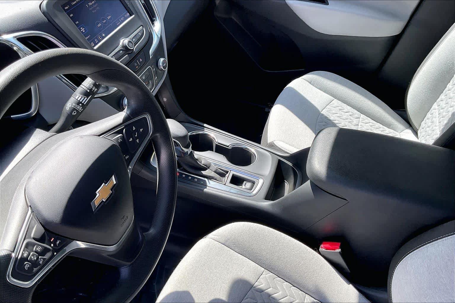 Used 2022 Chevrolet Equinox LS w/ LS Convenience Package FWD image 17