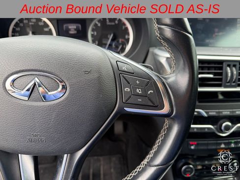 Used 2017 INFINITI QX30 Premium w/ Navigation Package image 17