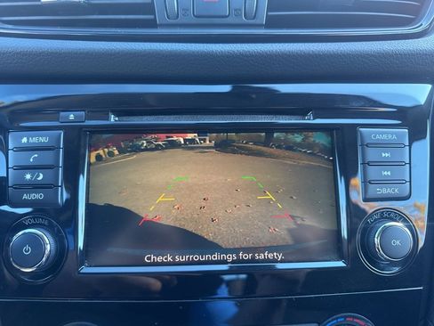 Used 2019 Nissan Rogue S image 37