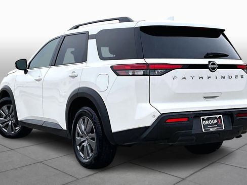 Used 2025 Nissan Pathfinder SV FWD image 4