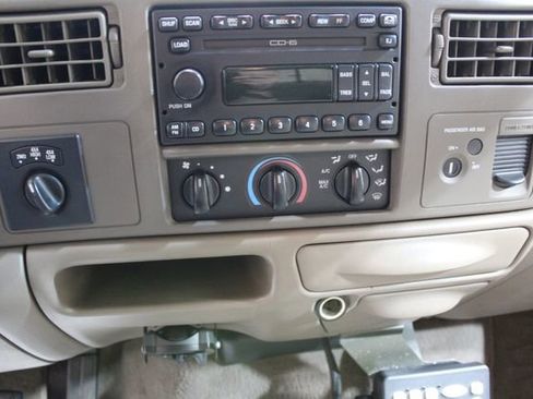 Used 2000 Ford F250 Lariat image 18